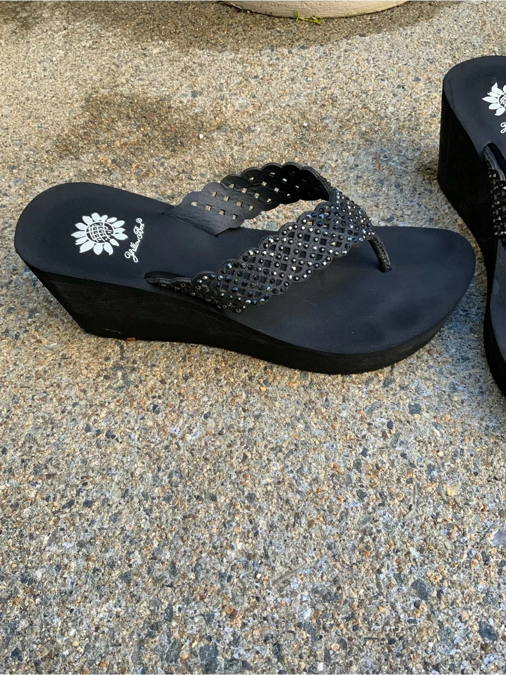 Yellow Box Black Jeweled V-strap Sandals for beach or poolside - Picture 2 of 3
